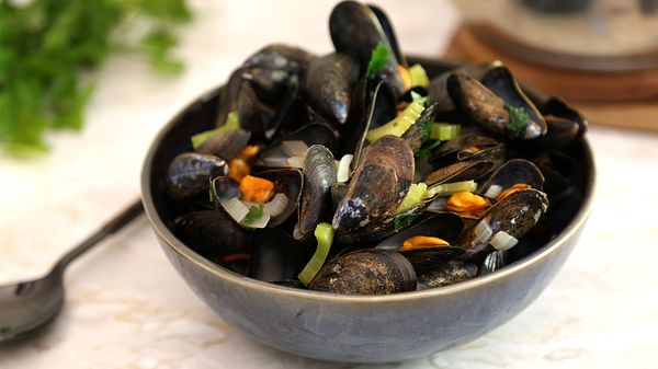 Moules marinières persillées