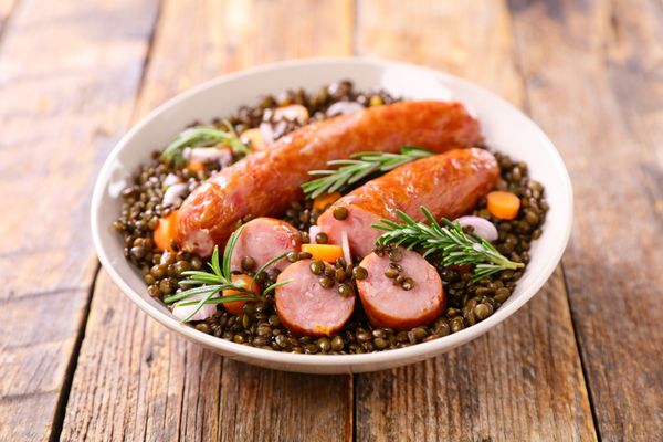 Saucisses aux lentilles