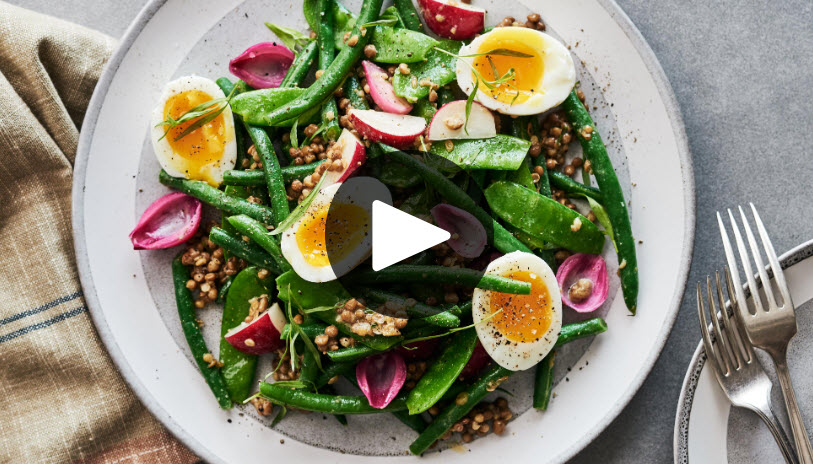 Salade de haricots verts et d’œufs, vinaigrette à l’estragon