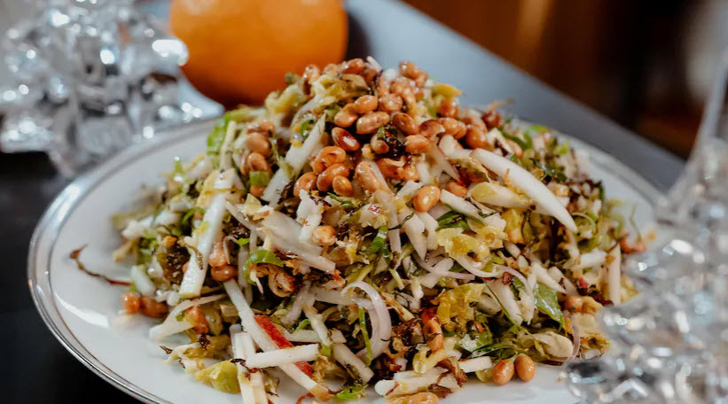 Salade de choux de Bruxelles rôtis à la pomme