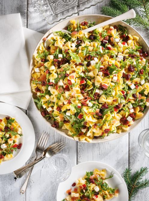 Salade de farfalles aux pommes, aux canneberges et à la feta