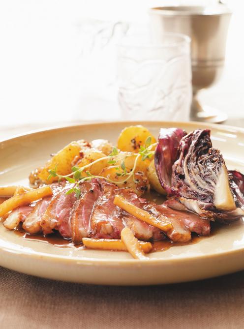 Magrets de canard et radicchio aux pommes et à l'érable