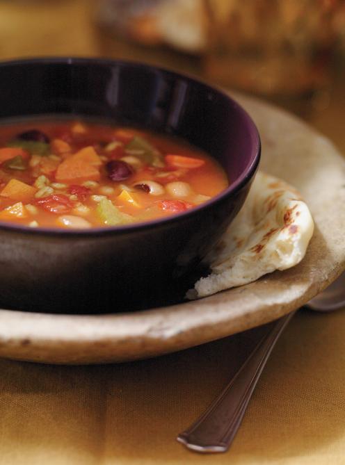 Soupe-repas aux légumineuses et au curcuma