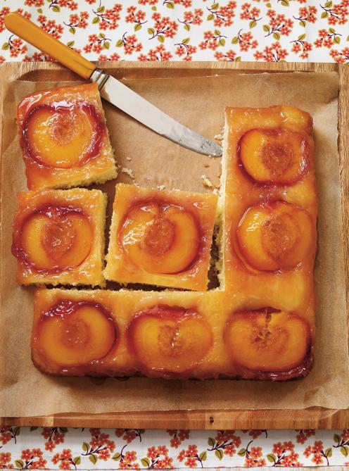 Gâteau renversé aux pêches
