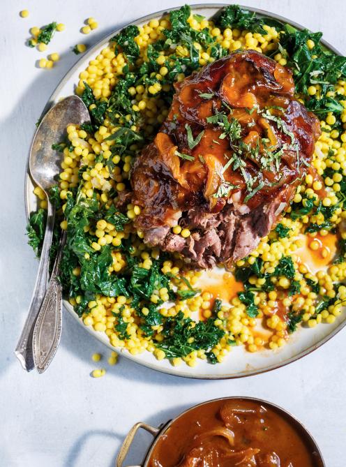 Agneau braisé au nectar d’abricot et couscous israélien