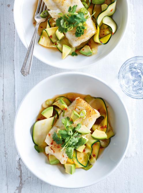 Morue poêlée au gingembre, courgette et avocat