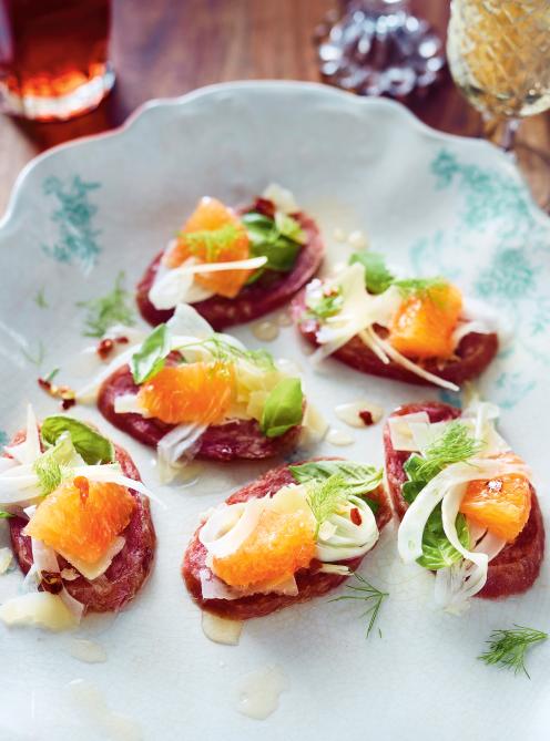 Bouchées de saucisson, fenouil, orange et miel épicé