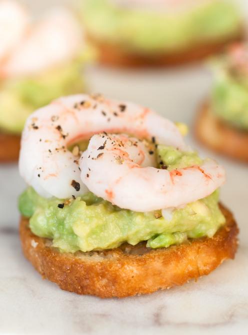 Canapés aux crevettes et à la lime
