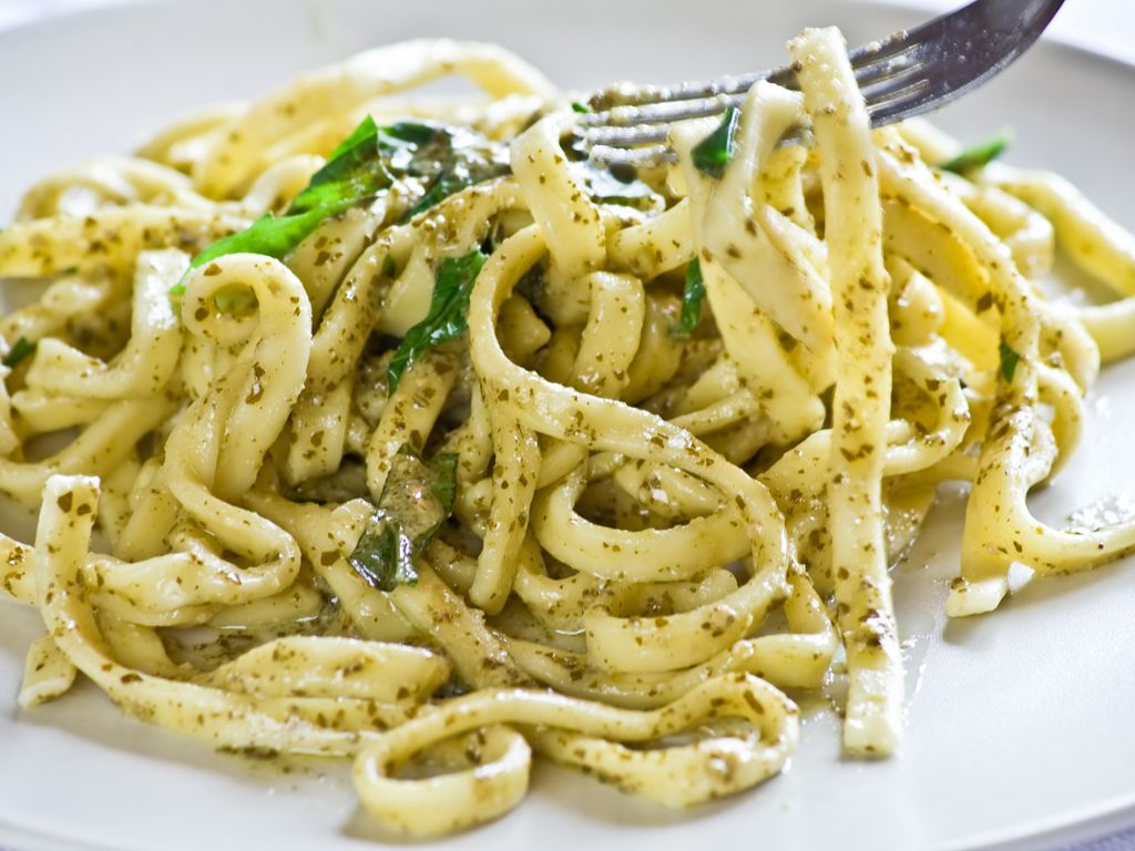 Spaghetti au pesto maison