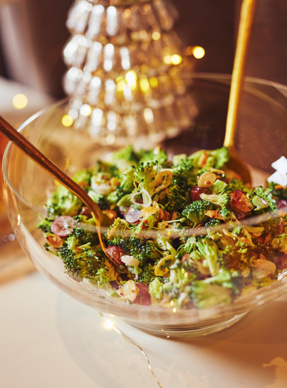 Salade de brocoli et de raisins frais