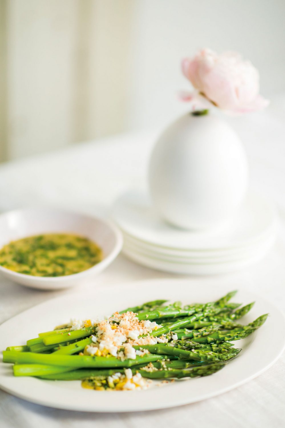 Asperges à la sauce gribiche