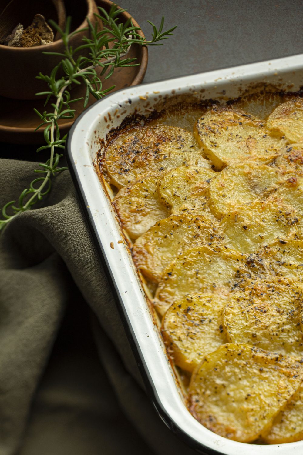 Gratin de pommes de terre et champignons