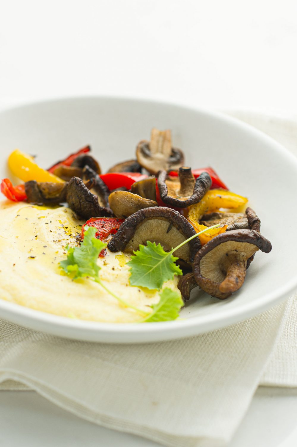 Polenta rapide aux champignons et légumes rôtis