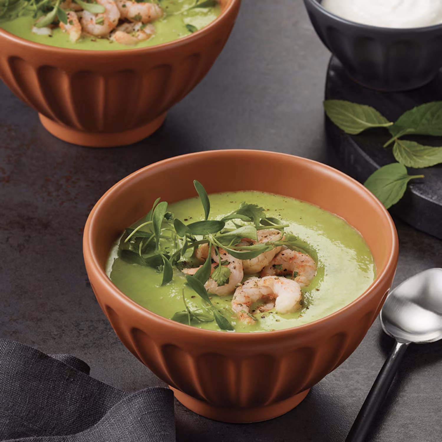 Potage aux petits pois et à la menthe