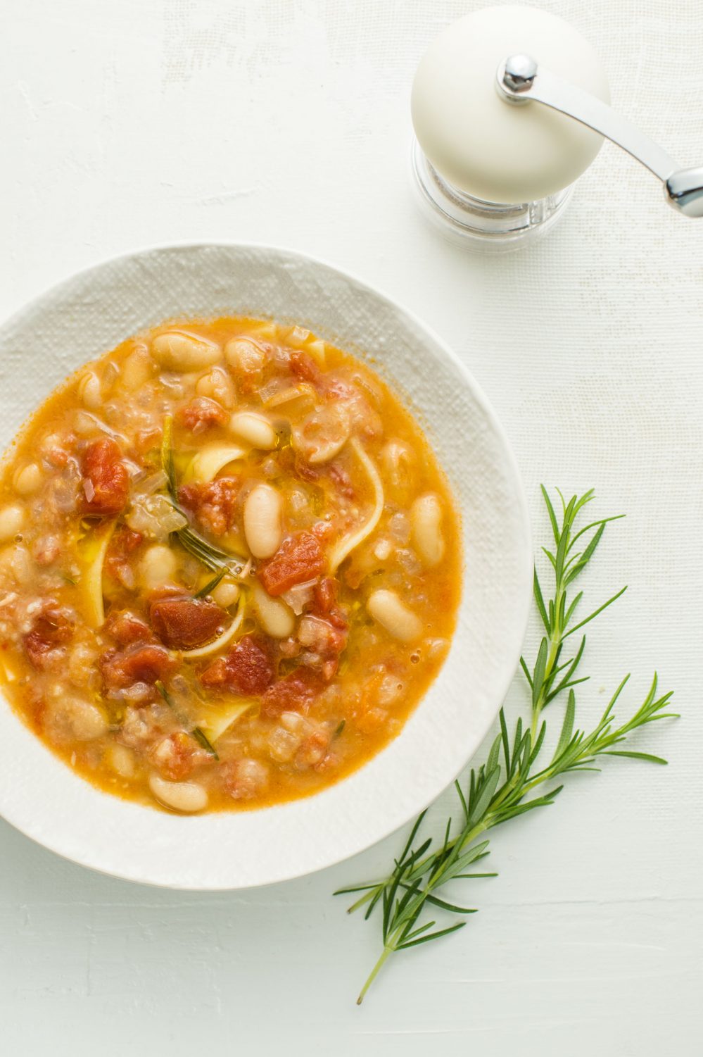 Soupe de pâtes et de haricots