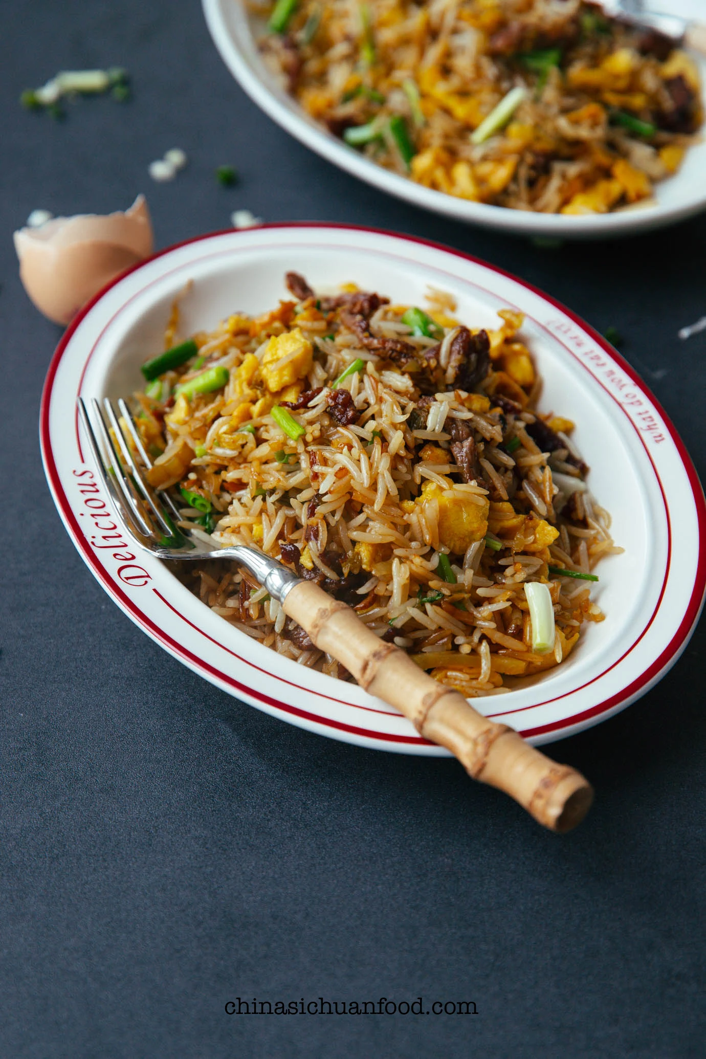 Riz frit au bœuf avec moutarde verte marinée