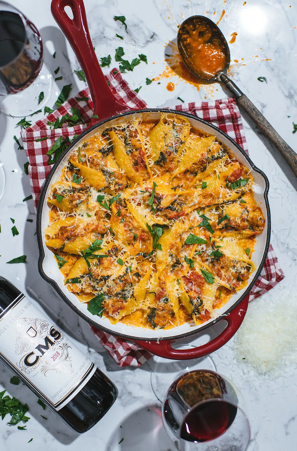 Coquilles farcies à la saucisse au bacon et au fromage
