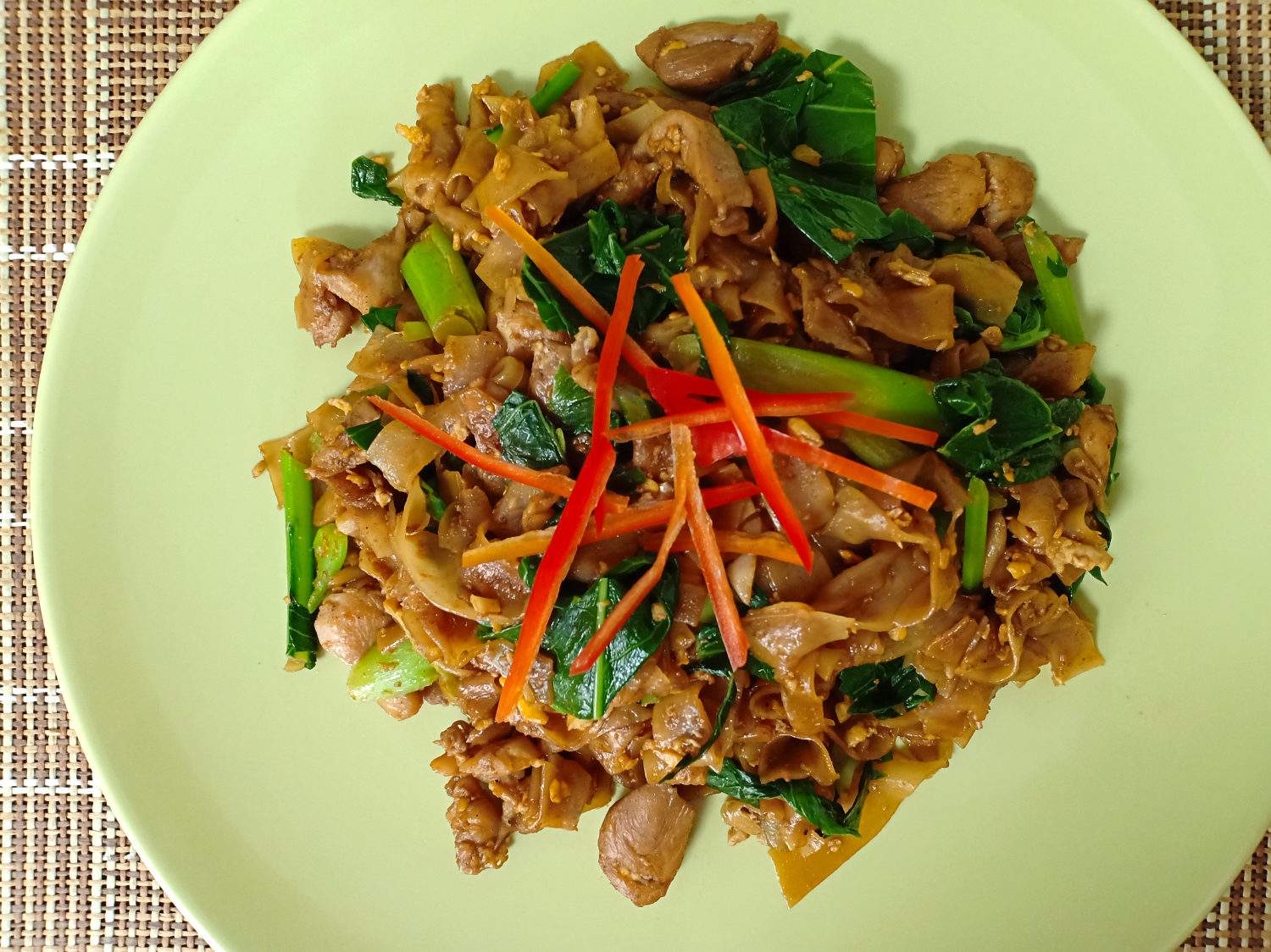 Pad see ew – nouilles de riz sautées