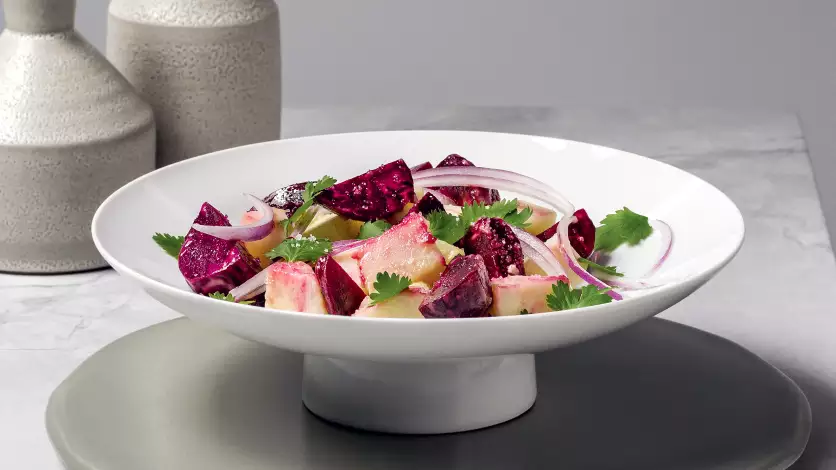 Salade de pommes de terre aux betteraves