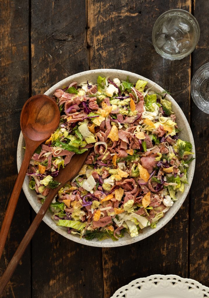 Salade aux cornichons & à la viande fumée