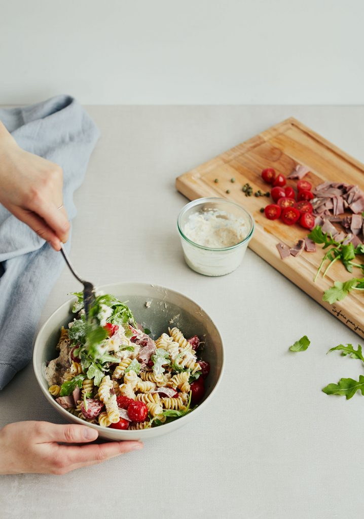 Salade de pâtes & sauce crémeuse au thon et au poivre