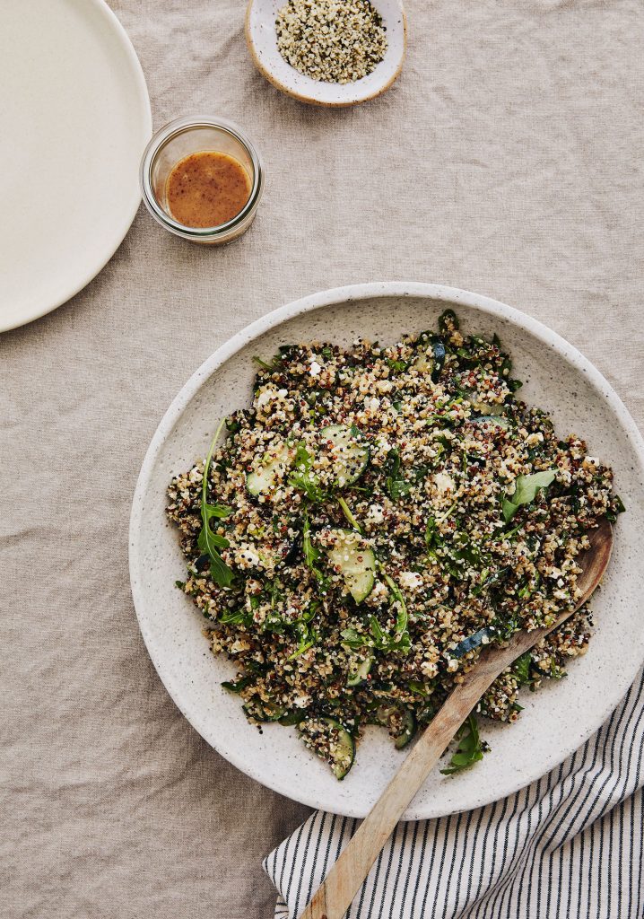 Salade de quinoa aux herbes et aux graines de chanvre biologiques Orijin & vinaigrette au sumac